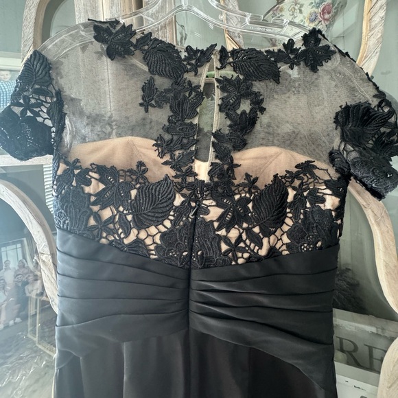 NWT-MGNY Soft Satin Evening Gown with Lace and Beaded Appliques - Picture 6 of 16